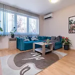 Apartament Comfortable 2br Urban Getaway In Center By Flat Mаnager *