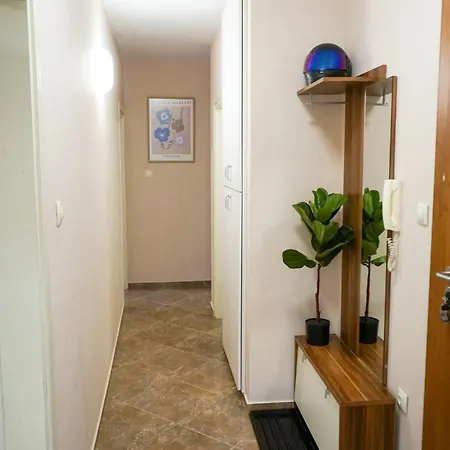 Comfortable 2br Urban Getaway In Center By Flat Mаnager *