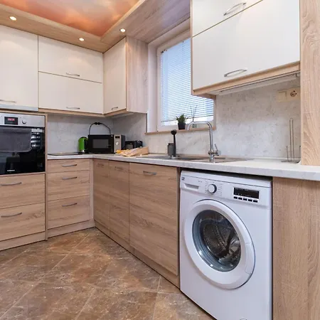 Comfortable 2br Urban Getaway In Center By Flat Mаnager Apartman *