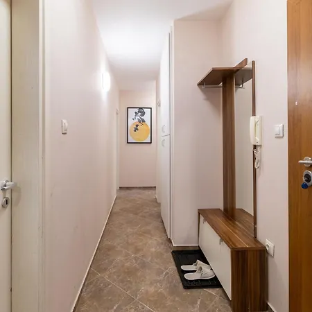 Apartman Comfortable 2br Urban Getaway In Center By Flat Mаnager