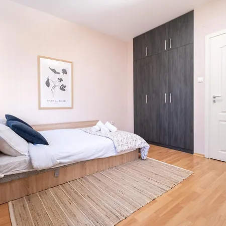 アパート Comfortable 2br Urban Getaway In Center *