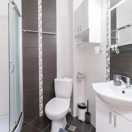 Comfortable 2br Urban Getaway In Center By Flat Mаnager *